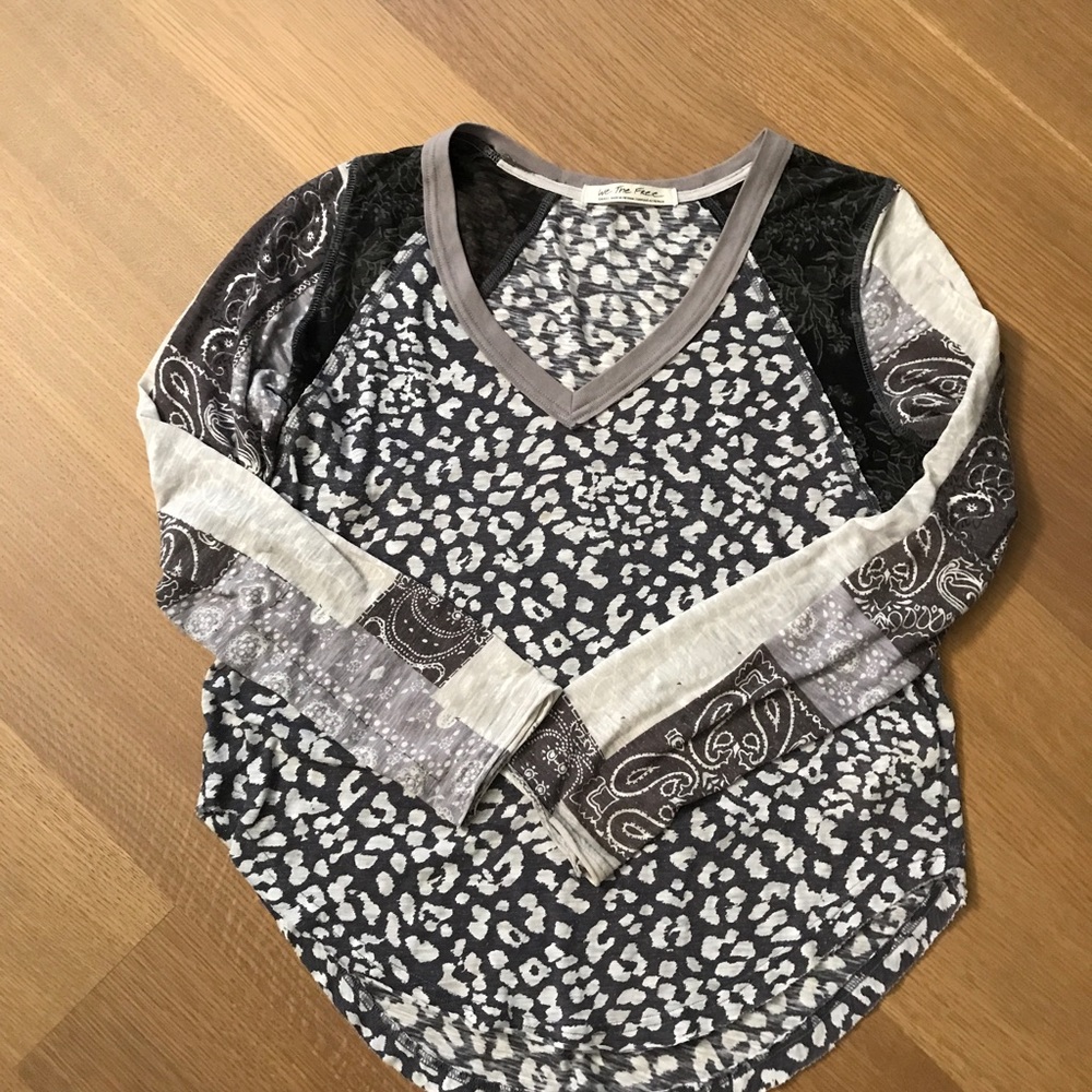 We The Free Women’s Top Size Small